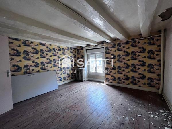 Beau potentiel pour cette immeuble de plus de 190M²