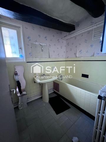 Beau potentiel pour cette immeuble de plus de 190M²