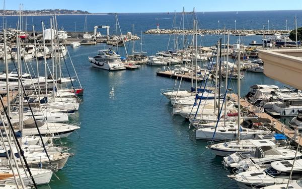 Appartement à vendre    1 pièce • 26,53 m2 Fréjus