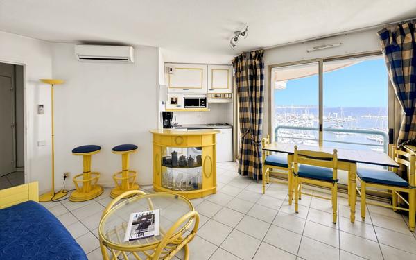 Appartement à vendre    1 pièce • 26,53 m2 Fréjus