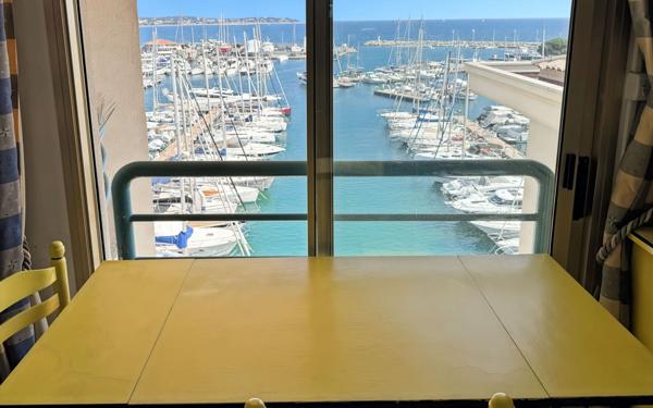 Appartement à vendre    1 pièce • 26,53 m2 Fréjus