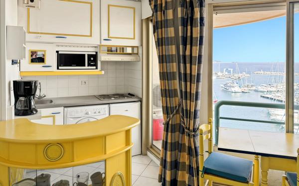 Appartement à vendre    1 pièce • 26,53 m2 Fréjus