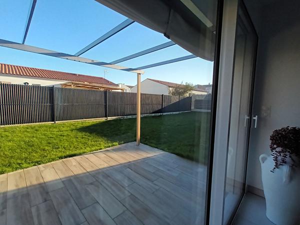 Maison neuve à port des barques