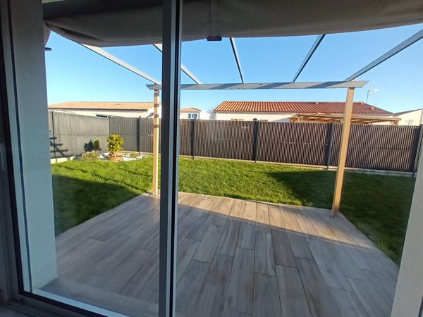 Maison neuve à port des barques