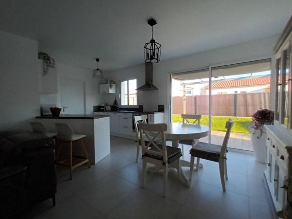 Maison neuve à port des barques