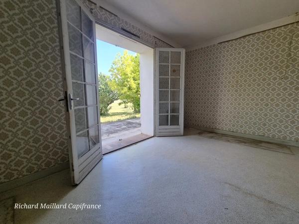 EXCLUSIVITÉ — Maison de caractère à fort potentiel à rénover — Cadre naturel exceptionnel  sur 3 300 m² de terrain