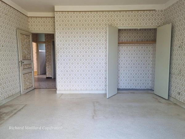 EXCLUSIVITÉ — Maison de caractère à fort potentiel à rénover — Cadre naturel exceptionnel  sur 3 300 m² de terrain