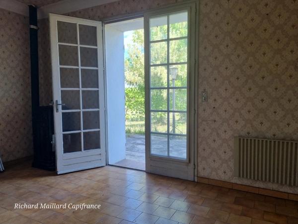 EXCLUSIVITÉ — Maison de caractère à fort potentiel à rénover — Cadre naturel exceptionnel  sur 3 300 m² de terrain