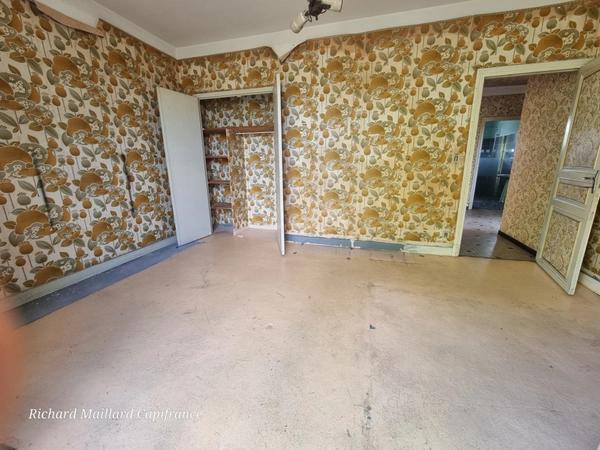 EXCLUSIVITÉ — Maison de caractère à fort potentiel à rénover — Cadre naturel exceptionnel  sur 3 300 m² de terrain