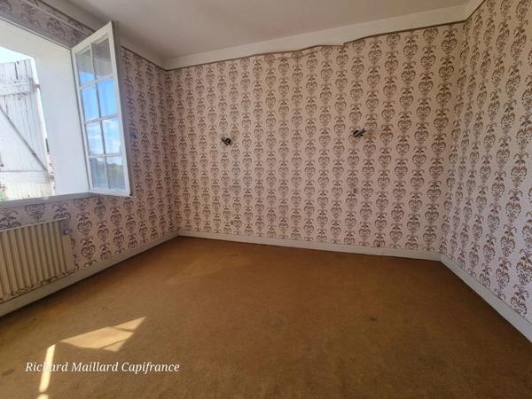 EXCLUSIVITÉ — Maison de caractère à fort potentiel à rénover — Cadre naturel exceptionnel  sur 3 300 m² de terrain