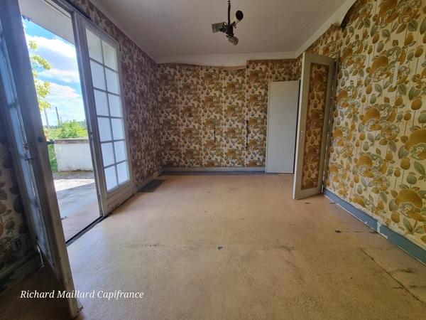 EXCLUSIVITÉ — Maison de caractère à fort potentiel à rénover — Cadre naturel exceptionnel  sur 3 300 m² de terrain
