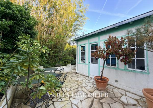 MAISON DE CARACTÈRE À RAFRAICHIR À LA ROCHELLE QUARTIER LA GENETTE