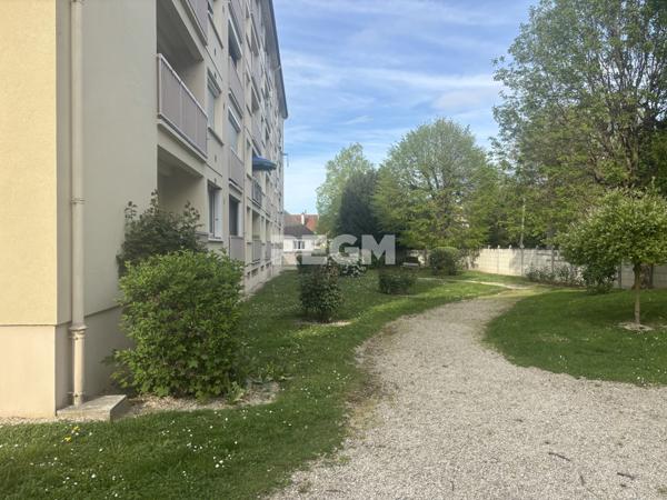 Troyes (10000) REF140426LAURE