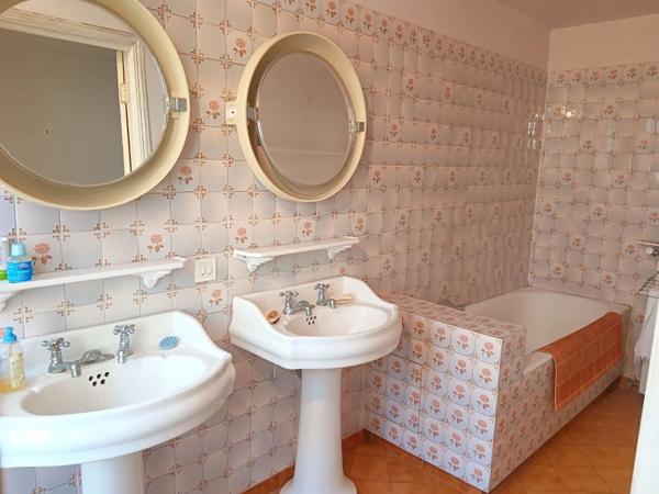 À 20 minutes au nord de Cahors, maison avec gites et piscine