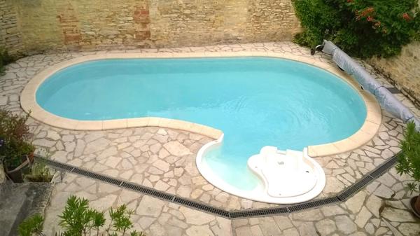 À 20 minutes au nord de Cahors, maison avec gites et piscine