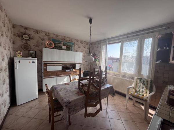 Maison à vendre |  Bors (Canton de Montmoreau-Saint-Cybard) |  5 pièces | 170 m²