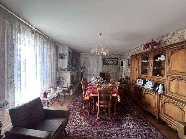 Maison à vendre |  Bors (Canton de Montmoreau-Saint-Cybard) |  5 pièces | 170 m²