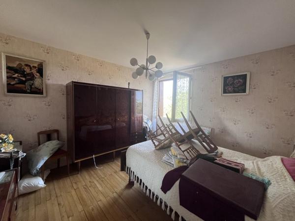 Maison à vendre |  Bors (Canton de Montmoreau-Saint-Cybard) |  5 pièces | 170 m²
