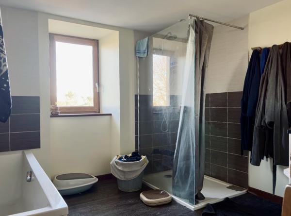 Saint-Romain-d'Ay (07290) Maison de village rénovée de 99 m² avec cave et cours et terrain non constructible - Saint-Romain-d'Ay