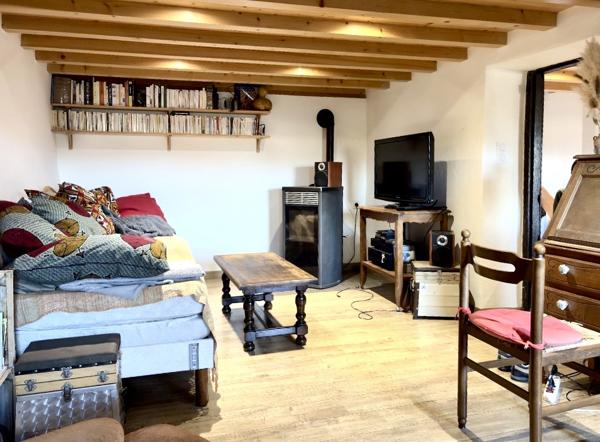 Saint-Romain-d'Ay (07290) Maison de village rénovée de 99 m² avec cave et cours et terrain non constructible - Saint-Romain-d'Ay