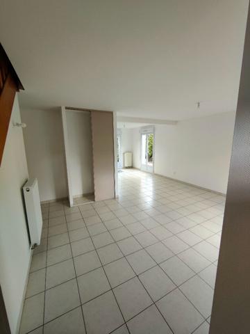 MAISON T4 AVEC JARDIN VELAINE