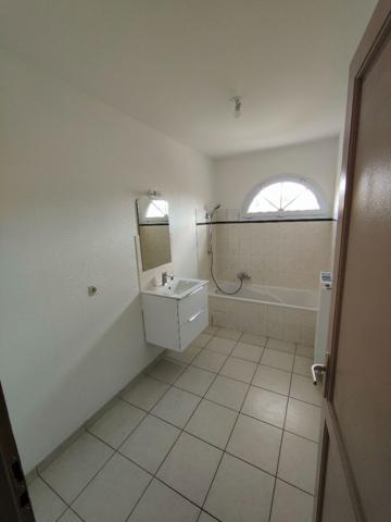MAISON T4 AVEC JARDIN VELAINE