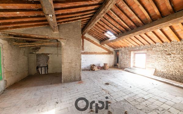 Maison à vendre    5 pièces • 247 m2 Saint-Estève