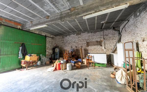 Maison à vendre    5 pièces • 247 m2 Saint-Estève