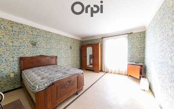 Maison à vendre    5 pièces • 247 m2 Saint-Estève