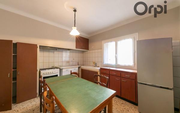 Maison à vendre    5 pièces • 247 m2 Saint-Estève