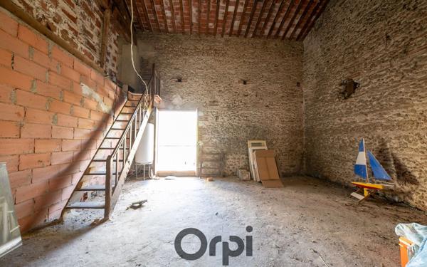 Maison à vendre    5 pièces • 247 m2 Saint-Estève