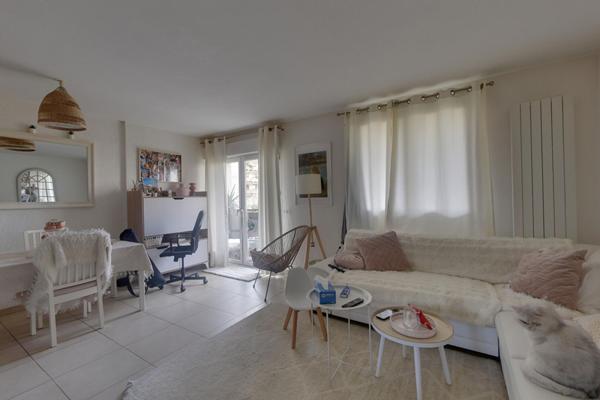 Appartement Romainville 3 pièce(s) 70.5 m2 proche Les Lilas
