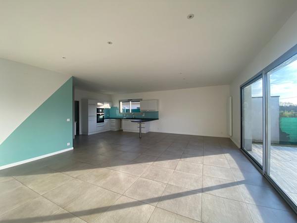 POMPIGNAC - MAISON 3 CHAMBRES AVEC JARDIN ET ABRI GARAGE