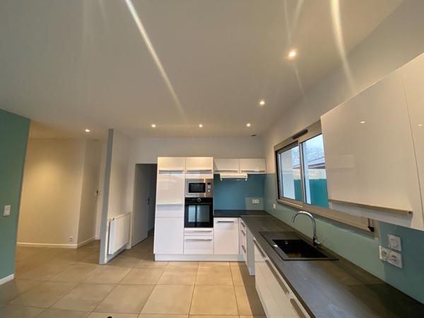 POMPIGNAC - MAISON 3 CHAMBRES AVEC JARDIN ET ABRI GARAGE