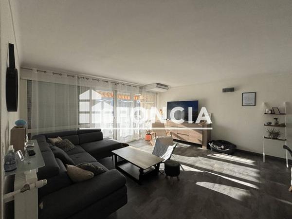 À vendre Appartement 4 pièces 104 m² - Villeneuve-lès-avignon 30400