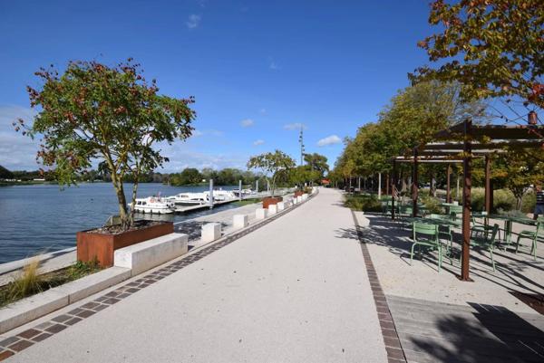 A mi-chemin de BEAUNE et DOLE