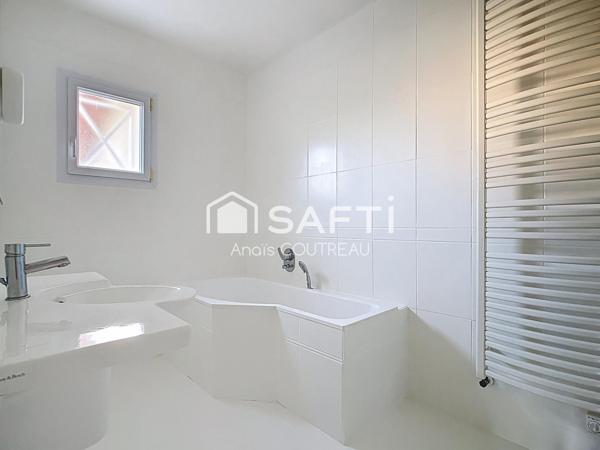 CHARMANTE MAISON DE PLAIN PIED AU CALME AVEC JARDIN ARBORÉ