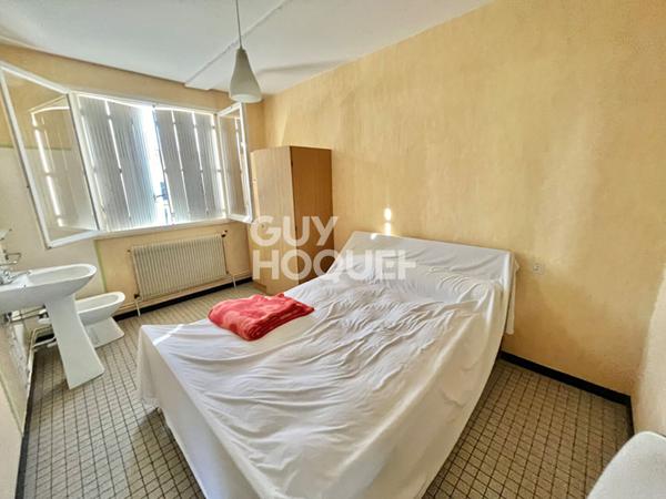 Local d'activité de 580 m2 situé au bourg de Barcelonne du Gers