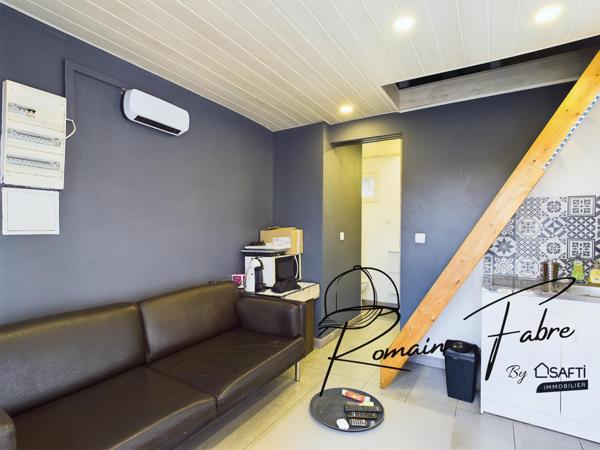 Maison de plain-pied avec 3 chambres, 1 studio, garage avec piscine et belle parcelle de terrain