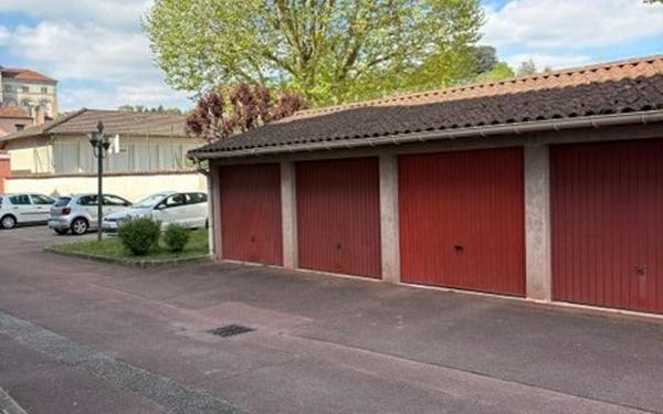 Stationnement à louer    13,50 m2 Meximieux