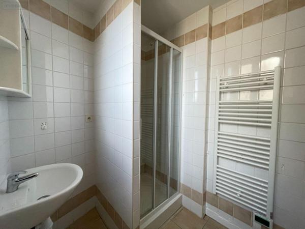 Appartement rénové à louer à Nogent-le-Rotrou dans l'Eure-et-Loir (28400), ref : 260325LOC