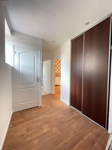 Appartement rénové à louer à Nogent-le-Rotrou dans l'Eure-et-Loir (28400), ref : 260325LOC