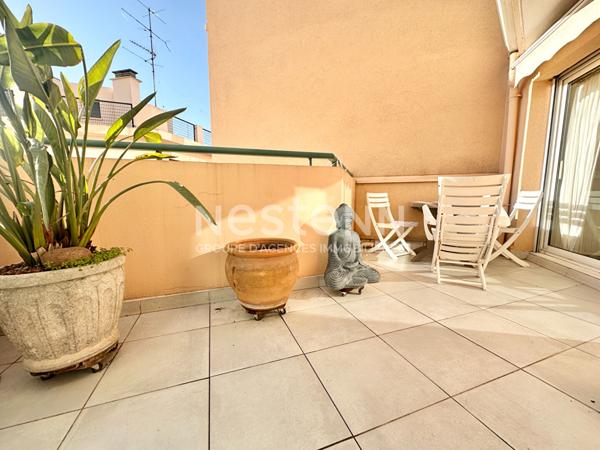 À vendre : Appartement spacieux de 4 pièces en centre ville à Saint-Raphaël à 500 mètres de la mer!