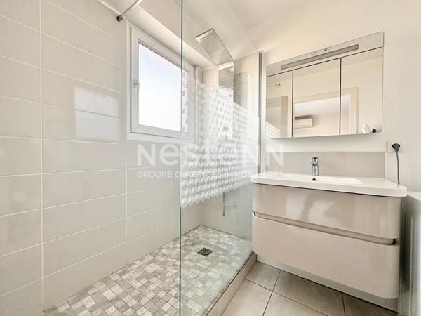 À vendre : Appartement spacieux de 4 pièces en centre ville à Saint-Raphaël à 500 mètres de la mer!