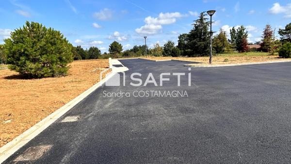Terrain plat viabilisé
