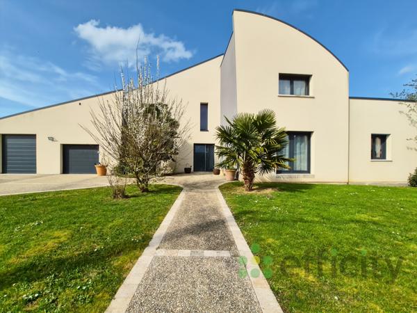 Maison
         8 pièces
        - 270 m² Bien prestige 529 900 € *