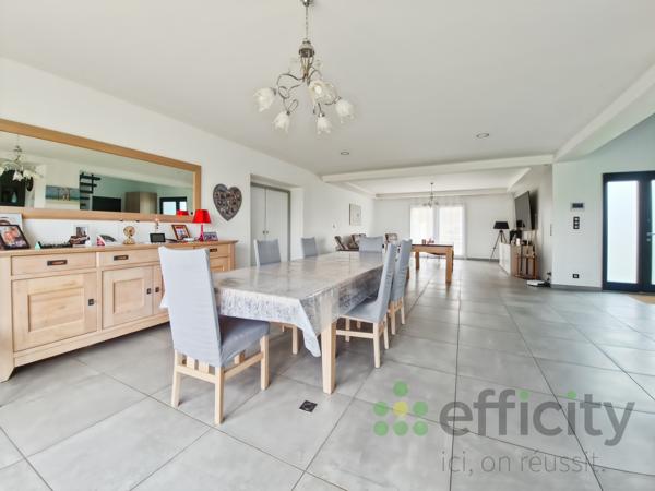 Maison
         8 pièces
        - 270 m² Bien prestige 529 900 € *