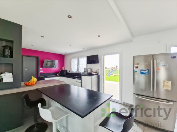 Maison
         8 pièces
        - 270 m² Bien prestige 529 900 € *