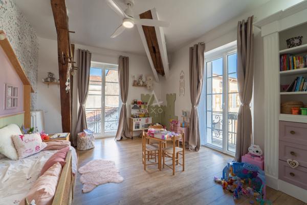 VILLENEUVE-DE-MARSAN – MAGNIFIQUE MAISON DE VILLE RÉNOVÉE