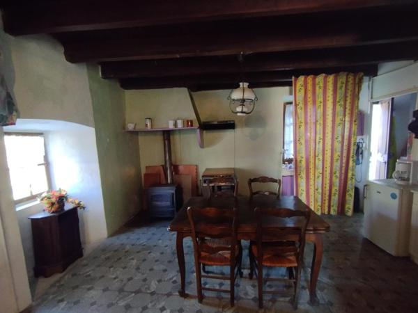 Maison de hameau, parking proche, terrasse